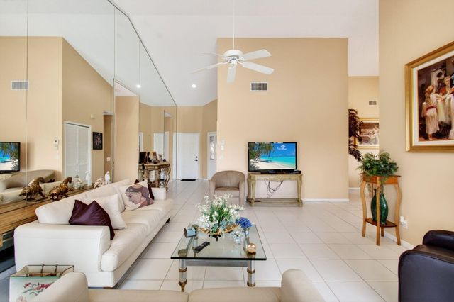 8316 Waterline Drive 102, Boynton Beach, FL 33472