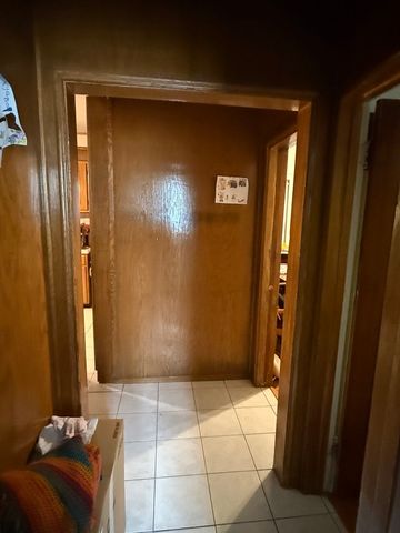 1682 Van Buren Avenue, Des Plaines, IL 60018