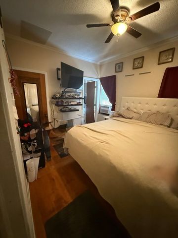 1682 Van Buren Avenue, Des Plaines, IL 60018