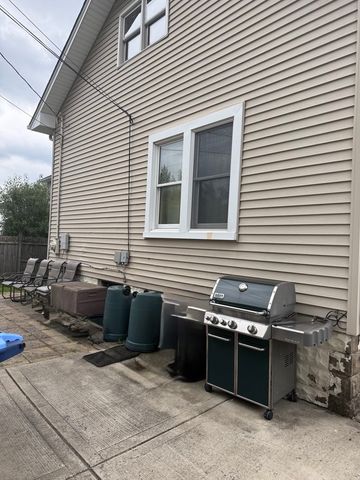 1682 Van Buren Avenue, Des Plaines, IL 60018