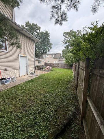 1682 Van Buren Avenue, Des Plaines, IL 60018