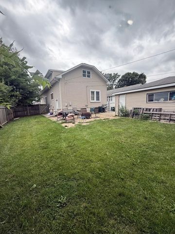 1682 Van Buren Avenue, Des Plaines, IL 60018