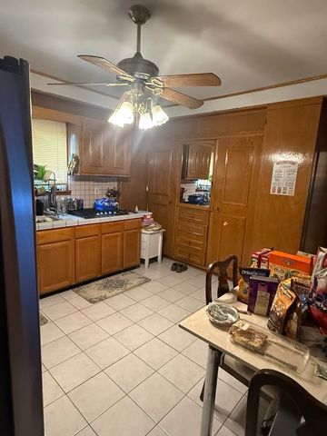 1682 Van Buren Avenue, Des Plaines, IL 60018