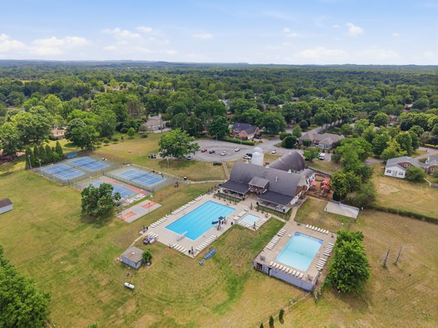 5133 Brittany Dr, Old Hickory, TN 37138