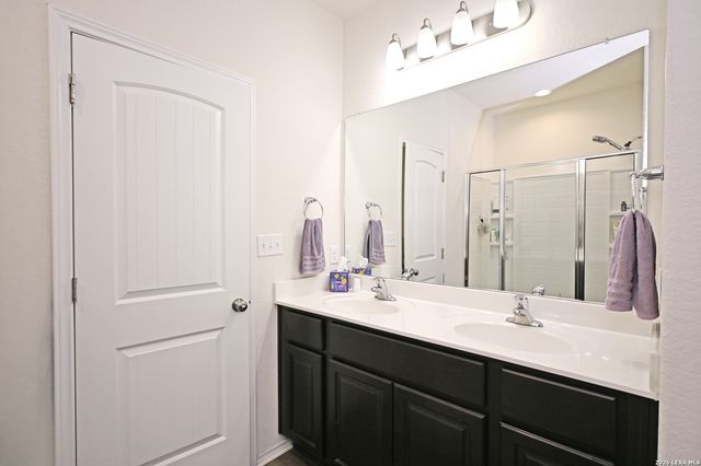 138 BUTTERCUP BND, New Braunfels, TX 78130