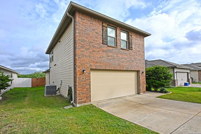 138 BUTTERCUP BND, New Braunfels, TX 78130