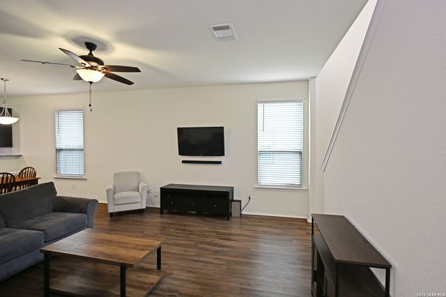 138 BUTTERCUP BND, New Braunfels, TX 78130