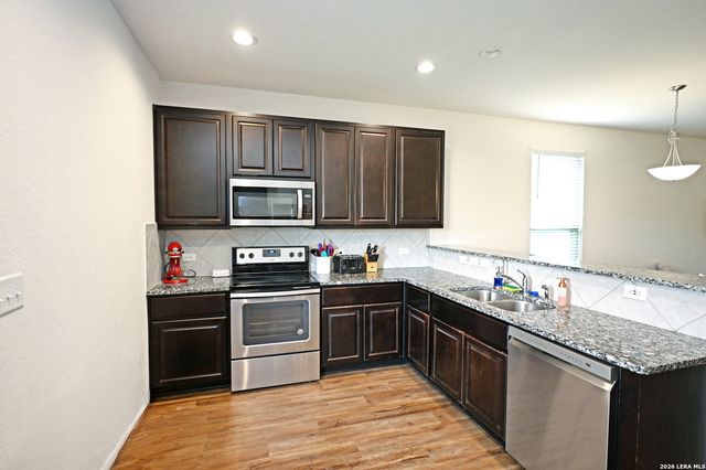 138 BUTTERCUP BND, New Braunfels, TX 78130