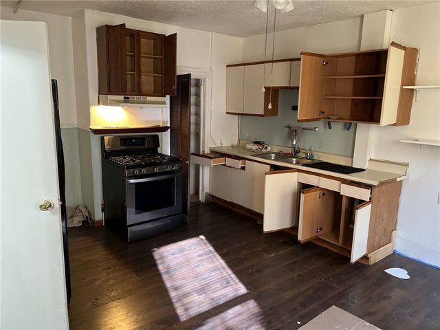 635 Park Avenue, Woonsocket, RI 02895