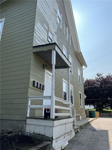 635 Park Avenue, Woonsocket, RI 02895