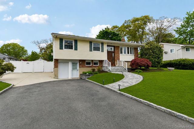 4 Concord Lane, Smithtown, NY 11787