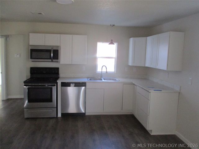 913 N Creek Avenue, Haskell, OK 74436