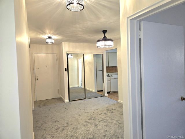 79 N Broadway D2, White Plains, NY 10603