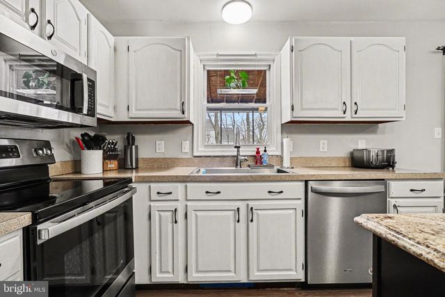 33 INGHAM DR, Stevens, PA 17578