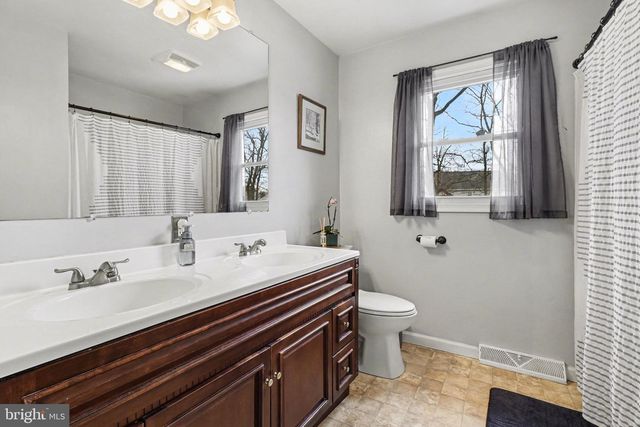 33 INGHAM DR, Stevens, PA 17578