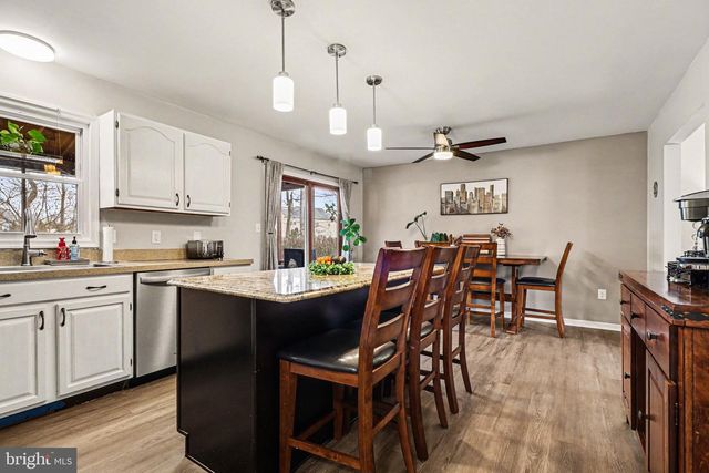 33 INGHAM DR, Stevens, PA 17578