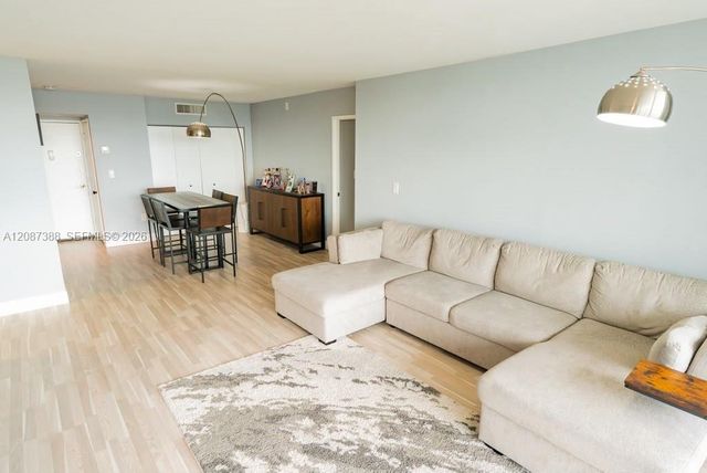3701 N Country Club Drive 1807, Aventura, FL 33180