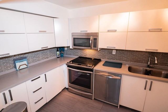 3701 N Country Club Drive 1807, Aventura, FL 33180