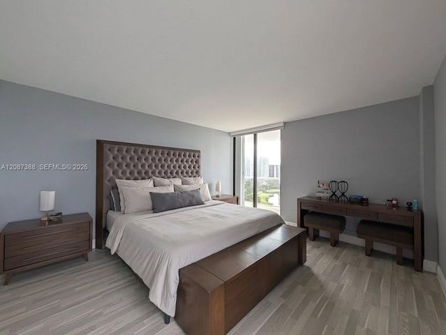 3701 N Country Club Drive 1807, Aventura, FL 33180