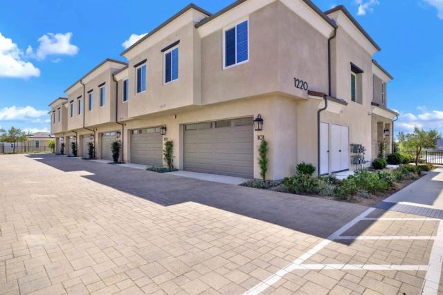 1220 Sunrise View 101, San Marcos, CA 92078