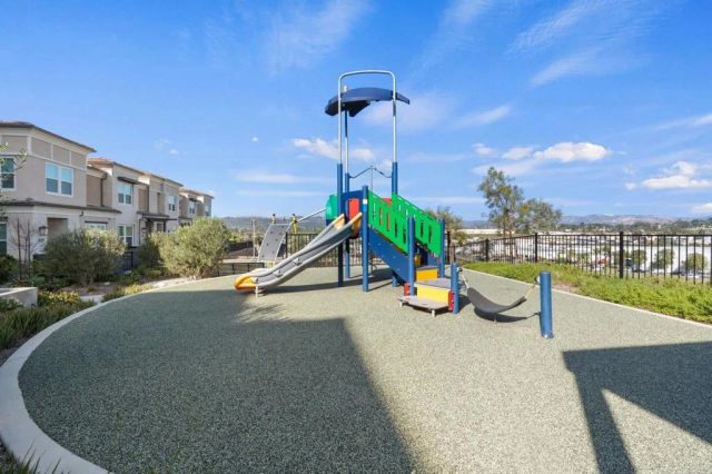 1220 Sunrise View 101, San Marcos, CA 92078