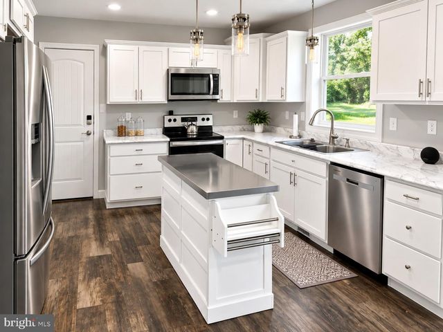 4223 PERCY AVE, Chambersburg, PA 17202