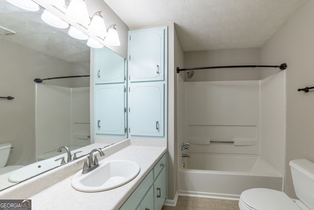 136 Creek Side Drive, Mcdonough, GA 30252