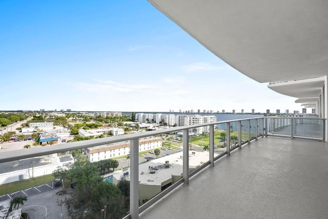 220 Lake Shore Drive 917, Lake Park, FL 33403