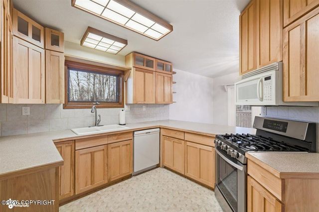 961 W Gail Drive, Wasilla, AK 99654