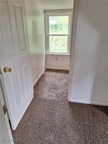 327 Robinson Avenue, Barberton, OH 44203