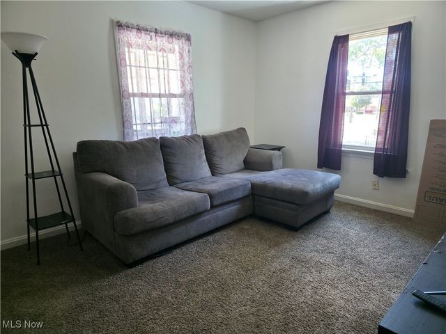 327 Robinson Avenue, Barberton, OH 44203