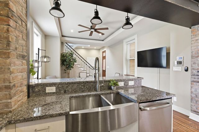 207 Kemp Alley, Cincinnati, OH 45202