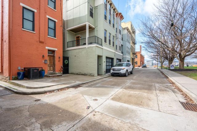 207 Kemp Alley, Cincinnati, OH 45202
