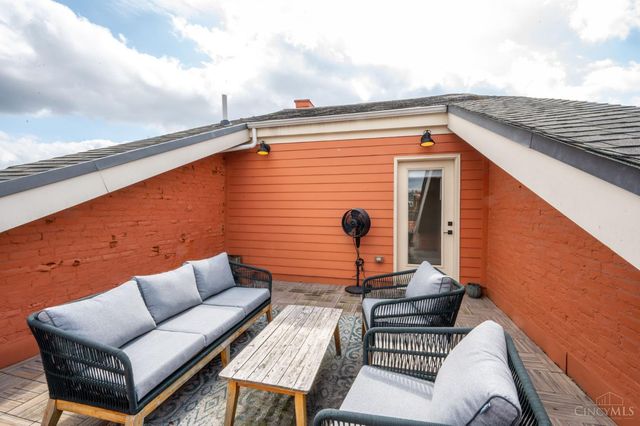 207 Kemp Alley, Cincinnati, OH 45202