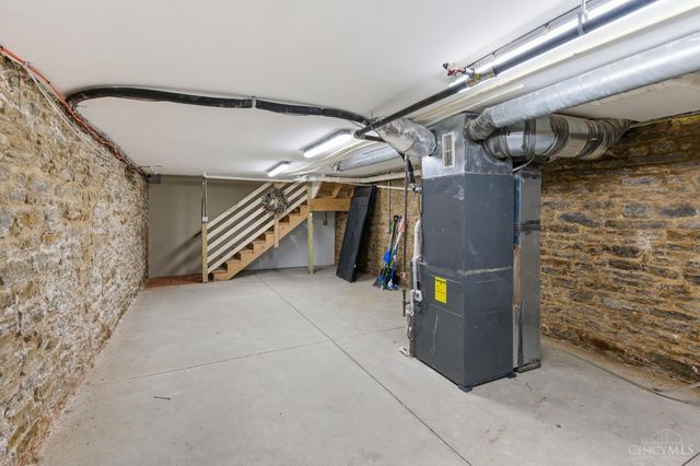 207 Kemp Alley, Cincinnati, OH 45202