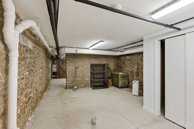 207 Kemp Alley, Cincinnati, OH 45202