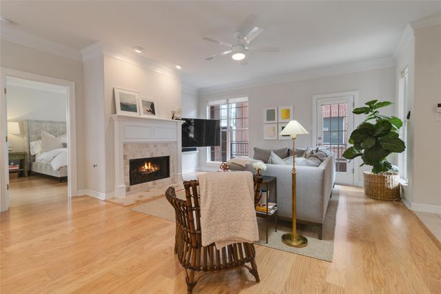 4010 Long Champ DR 15, Austin, TX 78746