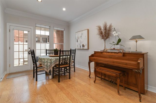 4010 Long Champ DR 15, Austin, TX 78746