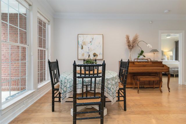4010 Long Champ DR 15, Austin, TX 78746