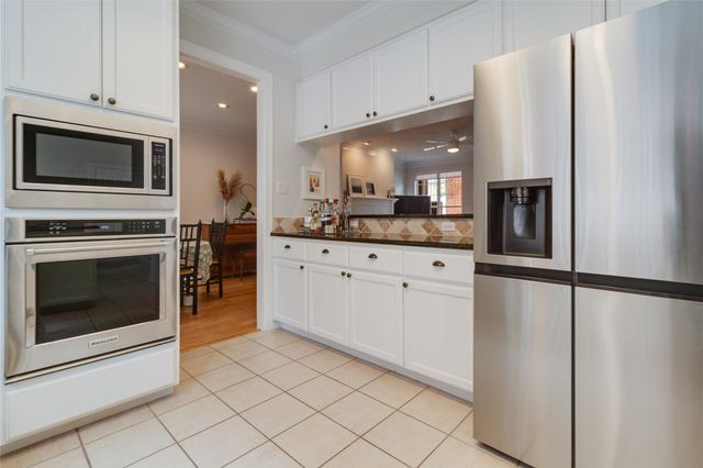 4010 Long Champ DR 15, Austin, TX 78746
