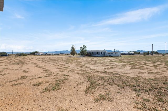 6155 W Lonnie Lane, Golden Valley, AZ 86413