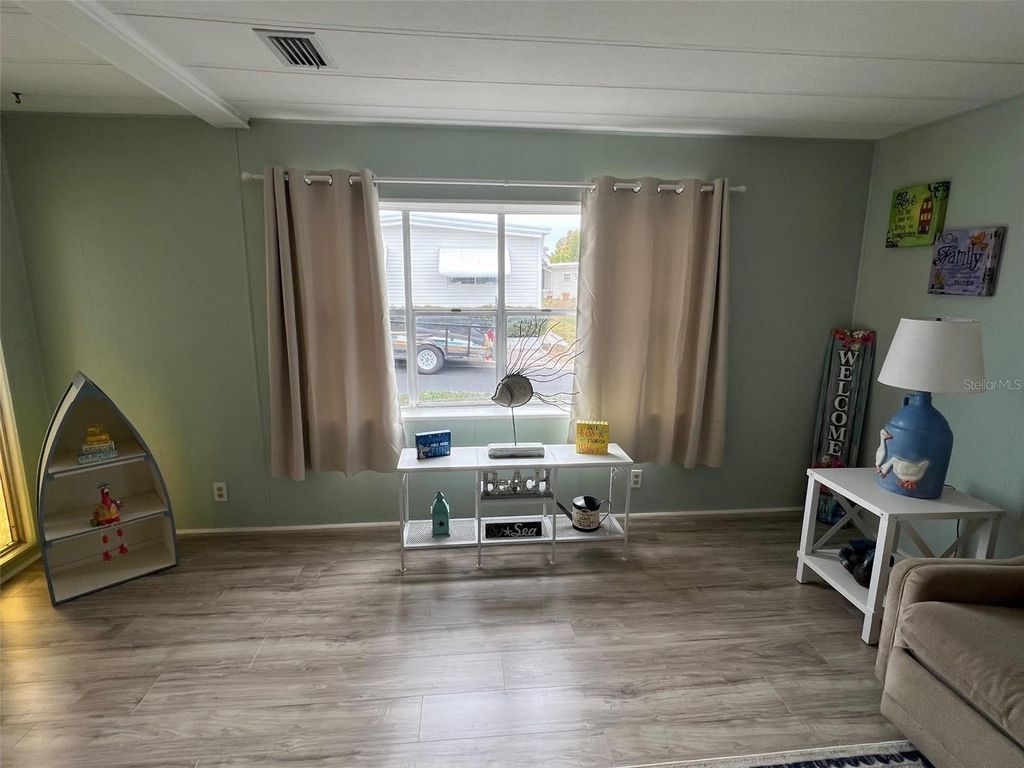 Image 11 of property listing at 519 NEEDLE PALM STREET, Largo, FL 33778