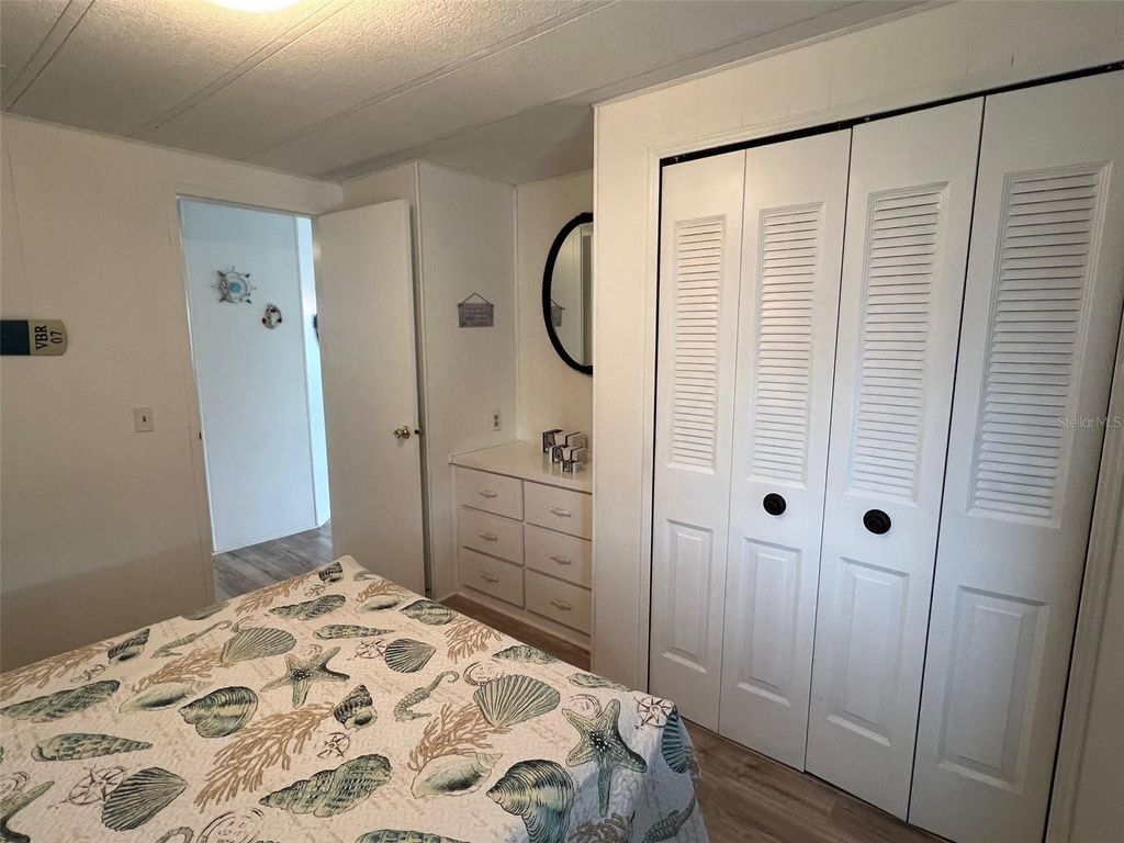 Image 14 of property listing at 519 NEEDLE PALM STREET, Largo, FL 33778