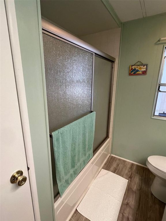 Image 16 of property listing at 519 NEEDLE PALM STREET, Largo, FL 33778