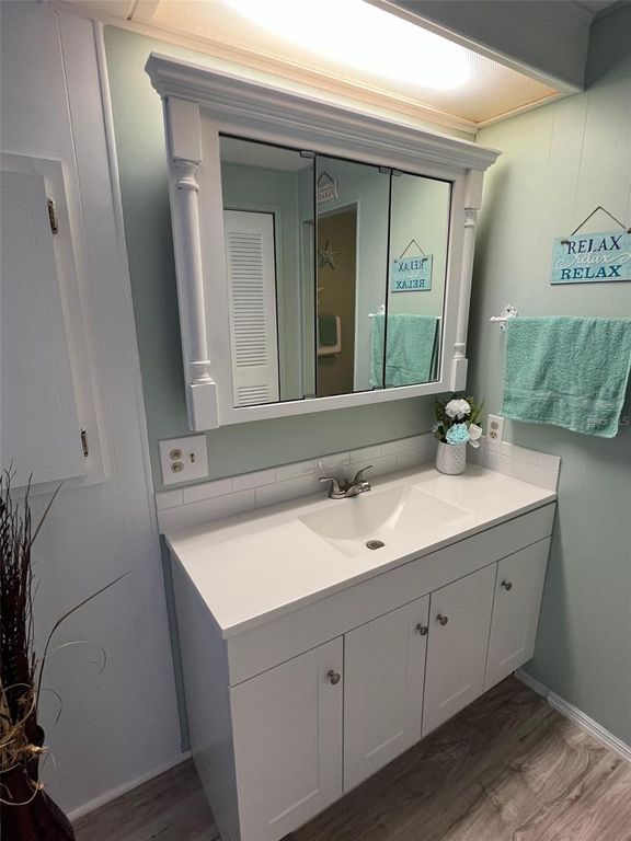 Image 23 of property listing at 519 NEEDLE PALM STREET, Largo, FL 33778