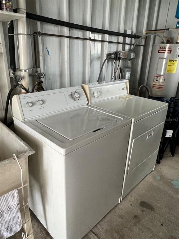 Image 27 of property listing at 519 NEEDLE PALM STREET, Largo, FL 33778