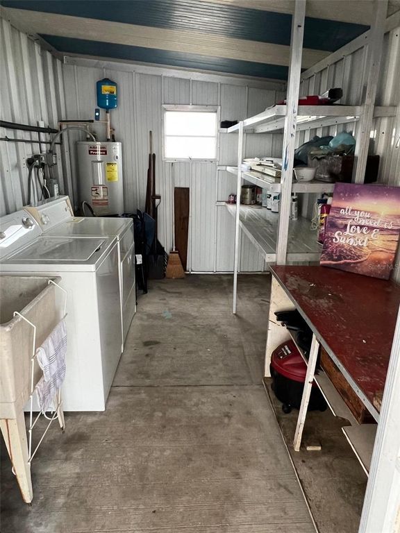 Image 28 of property listing at 519 NEEDLE PALM STREET, Largo, FL 33778