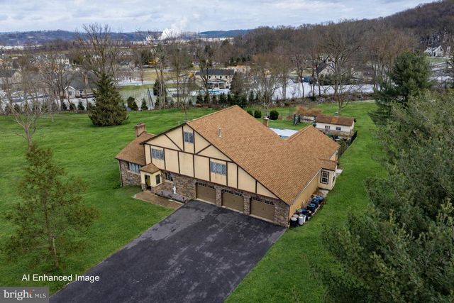1501 DETWEILER AVE, Hellertown, PA 18055