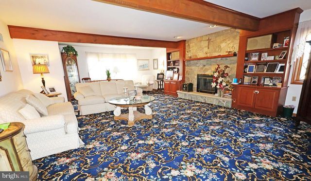 1501 DETWEILER AVE, Hellertown, PA 18055