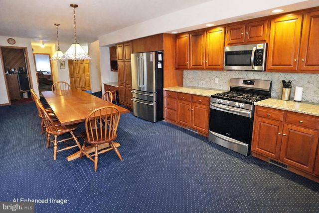 1501 DETWEILER AVE, Hellertown, PA 18055